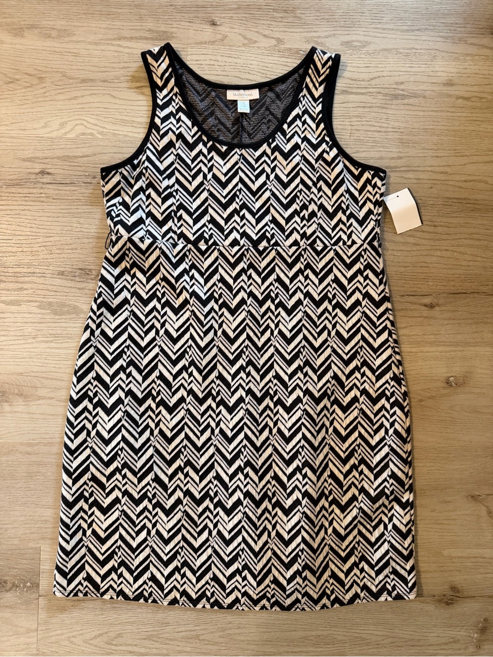 Motherhood Maternity Black and White Chevron Sleeveless Maternity Dress